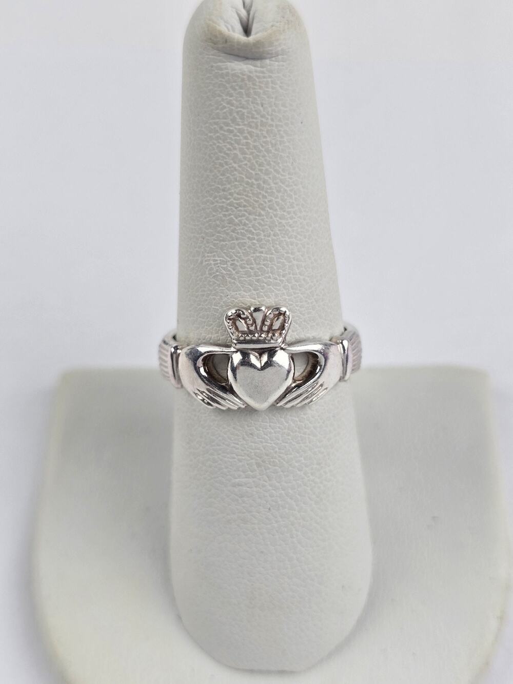 Solvar Ireland signed Claddagh Ring Sterling Silver 925 Size 8 heart hand crown